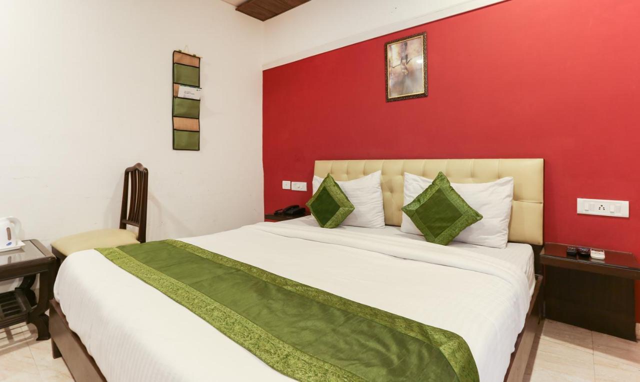 Hotel Seven- Center Of City Chandīgarh Екстериор снимка