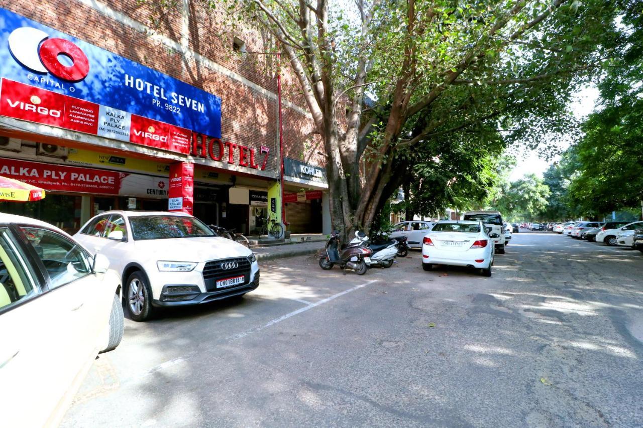 Hotel Seven- Center Of City Chandīgarh Екстериор снимка