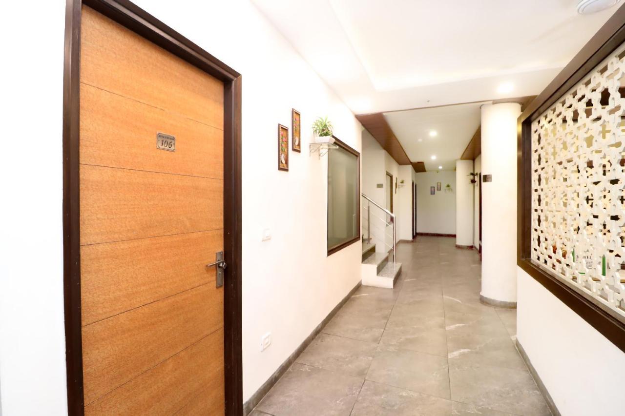 Hotel Seven- Center Of City Chandīgarh Екстериор снимка