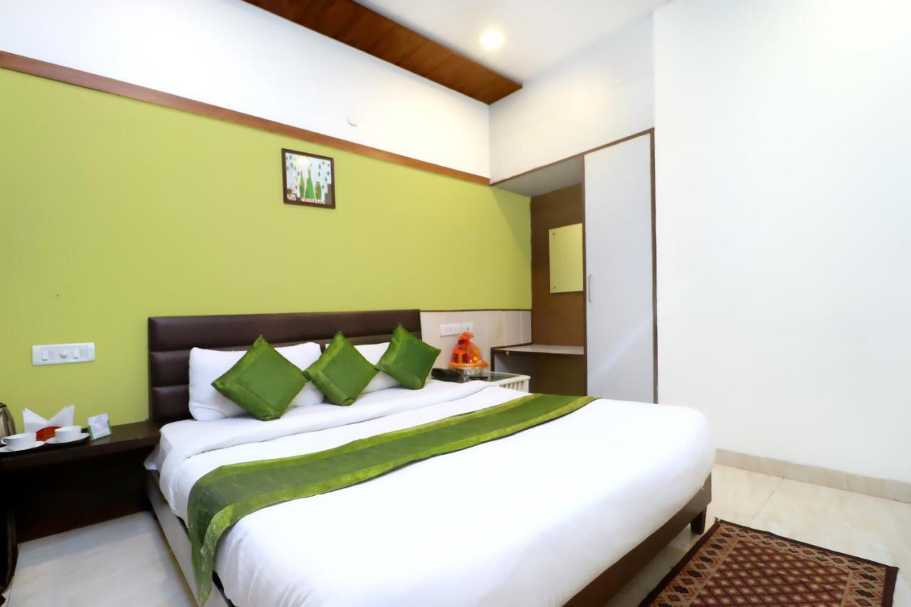 Hotel Seven- Center Of City Chandīgarh Екстериор снимка