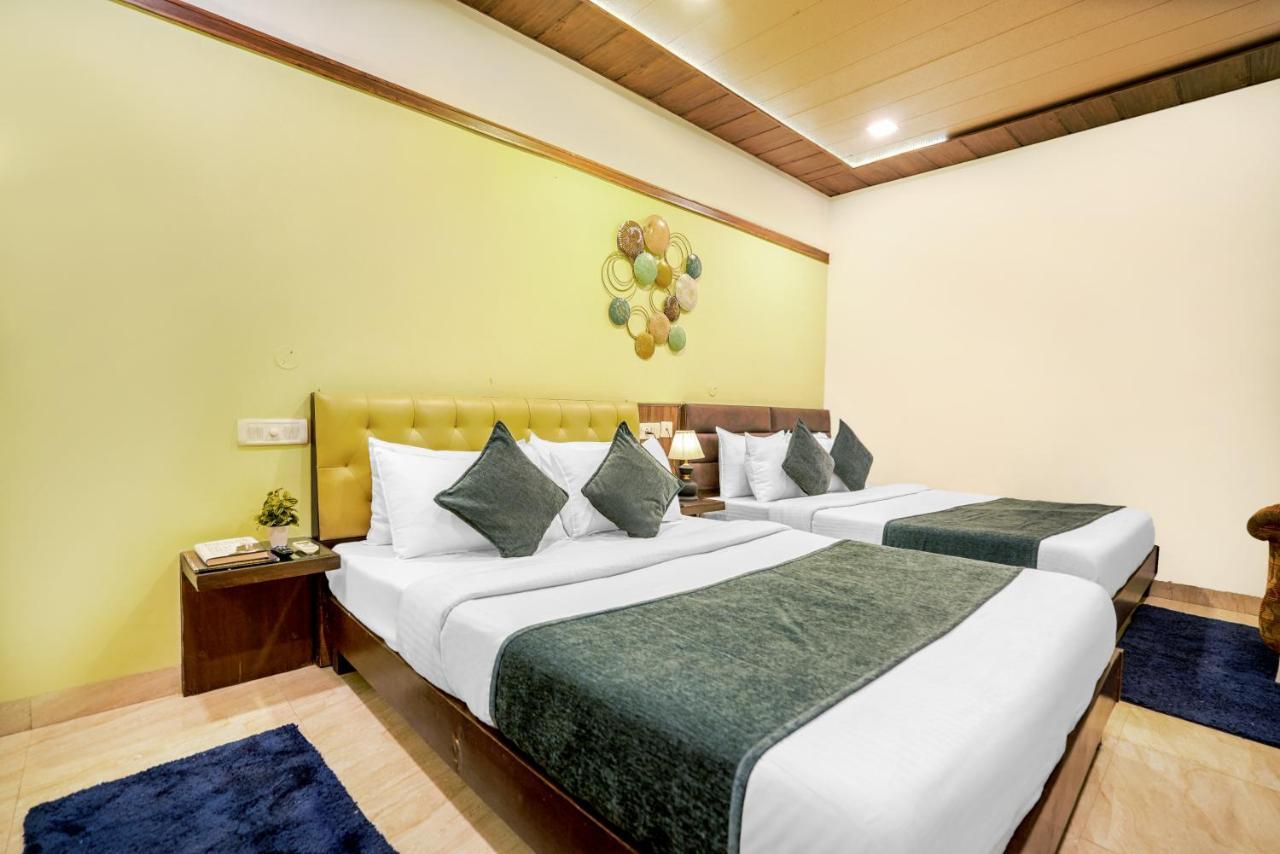 Hotel Seven- Center Of City Chandīgarh Екстериор снимка
