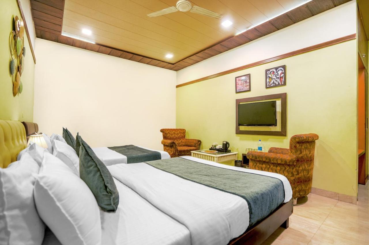 Hotel Seven- Center Of City Chandīgarh Екстериор снимка