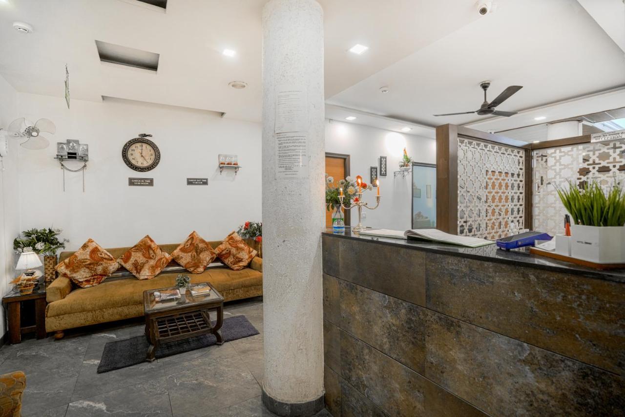 Hotel Seven- Center Of City Chandīgarh Екстериор снимка
