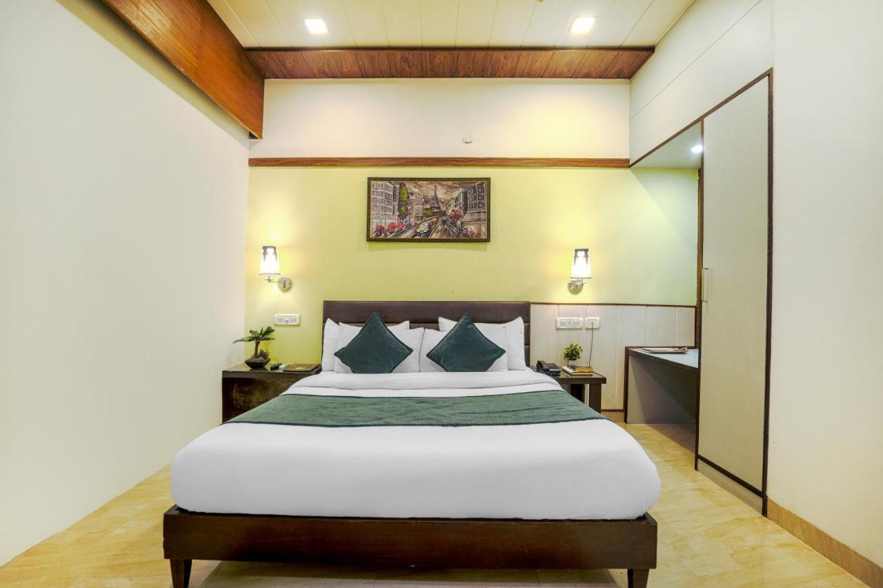 Hotel Seven- Center Of City Chandīgarh Екстериор снимка