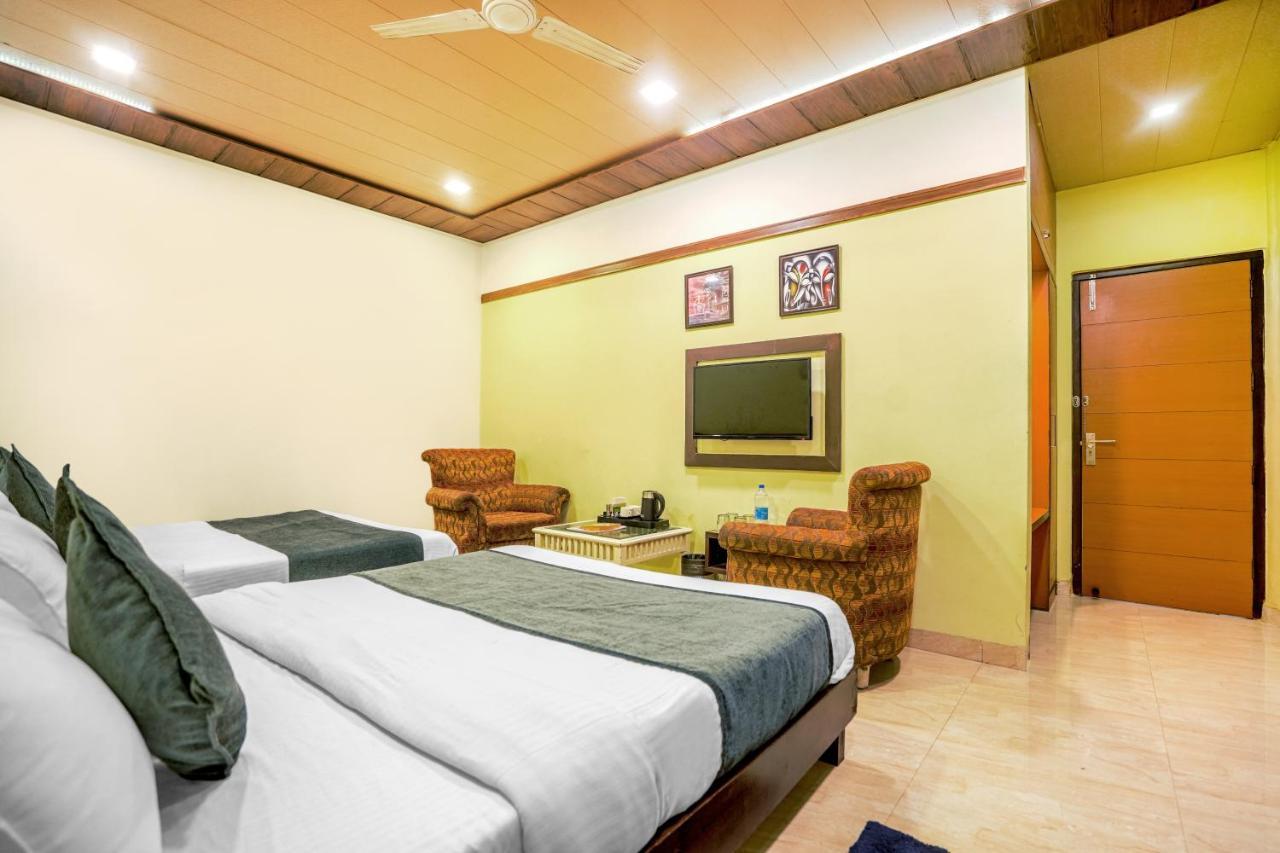 Hotel Seven- Center Of City Chandīgarh Екстериор снимка