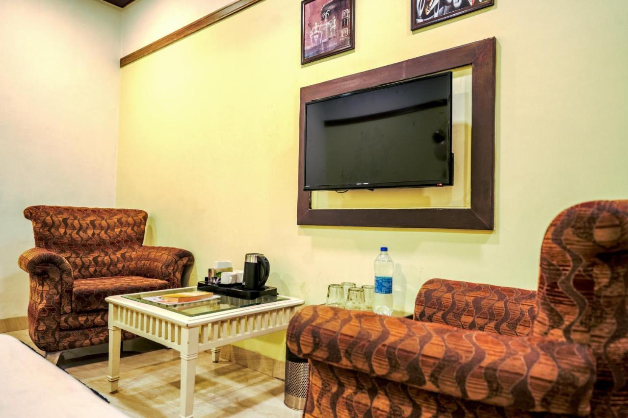 Hotel Seven- Center Of City Chandīgarh Екстериор снимка