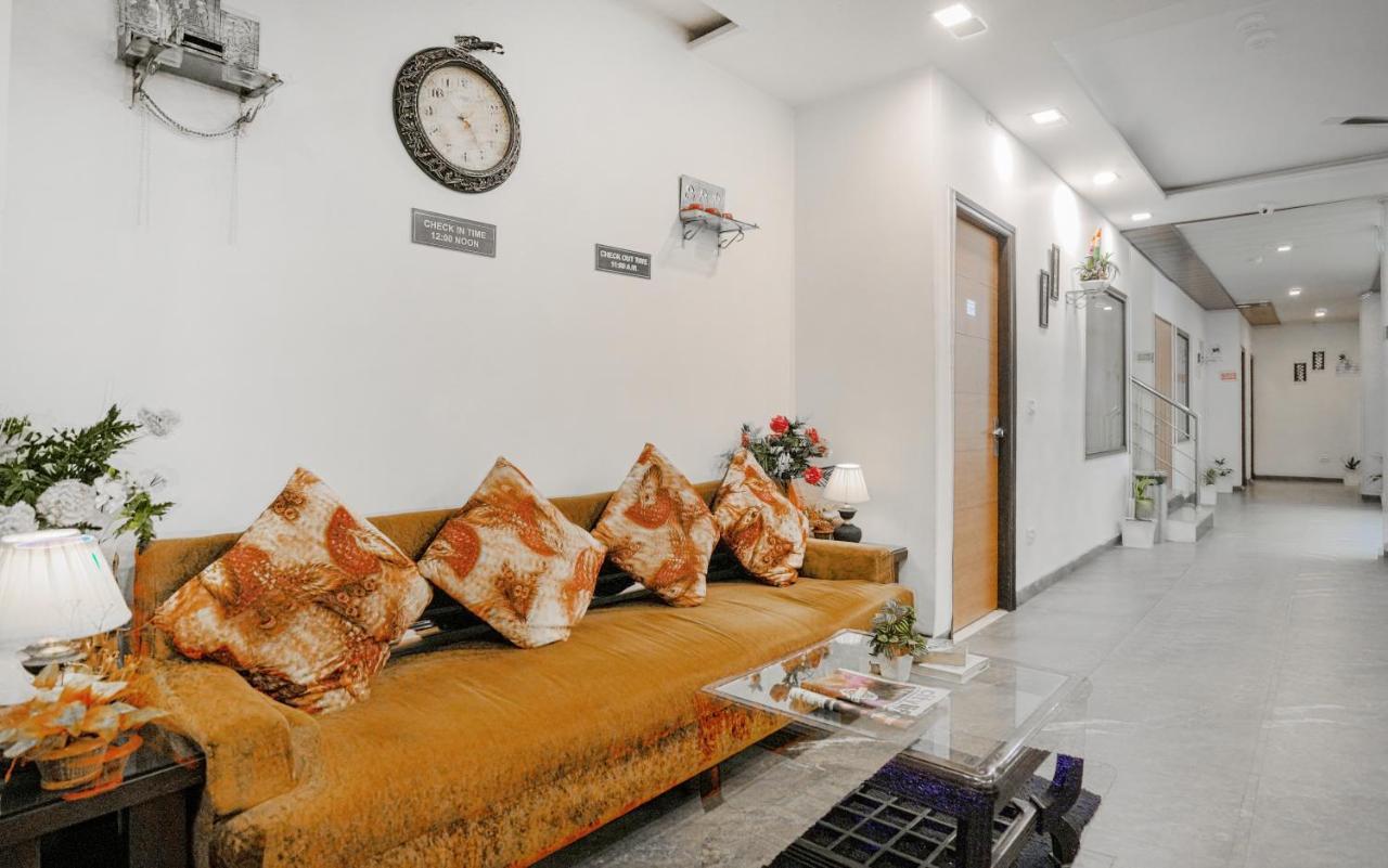 Hotel Seven- Center Of City Chandīgarh Екстериор снимка