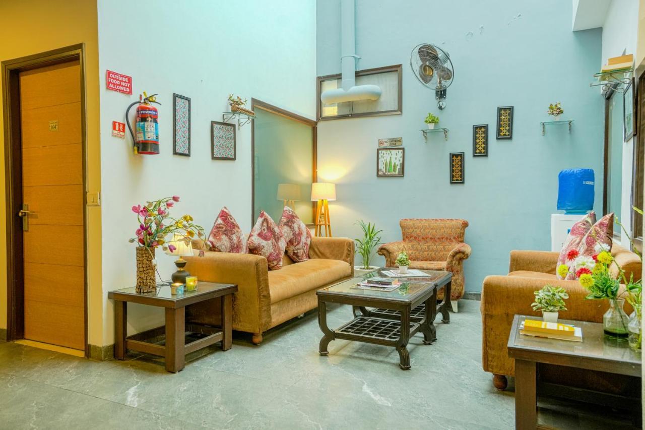 Hotel Seven- Center Of City Chandīgarh Екстериор снимка