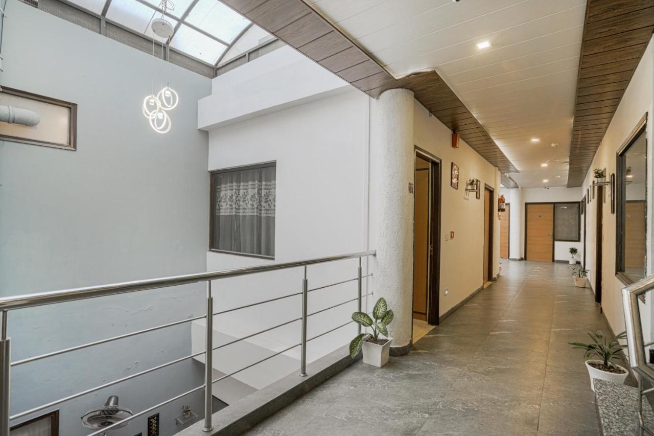 Hotel Seven- Center Of City Chandīgarh Екстериор снимка