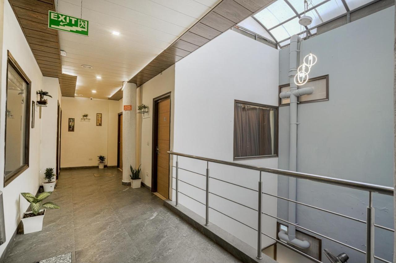 Hotel Seven- Center Of City Chandīgarh Екстериор снимка
