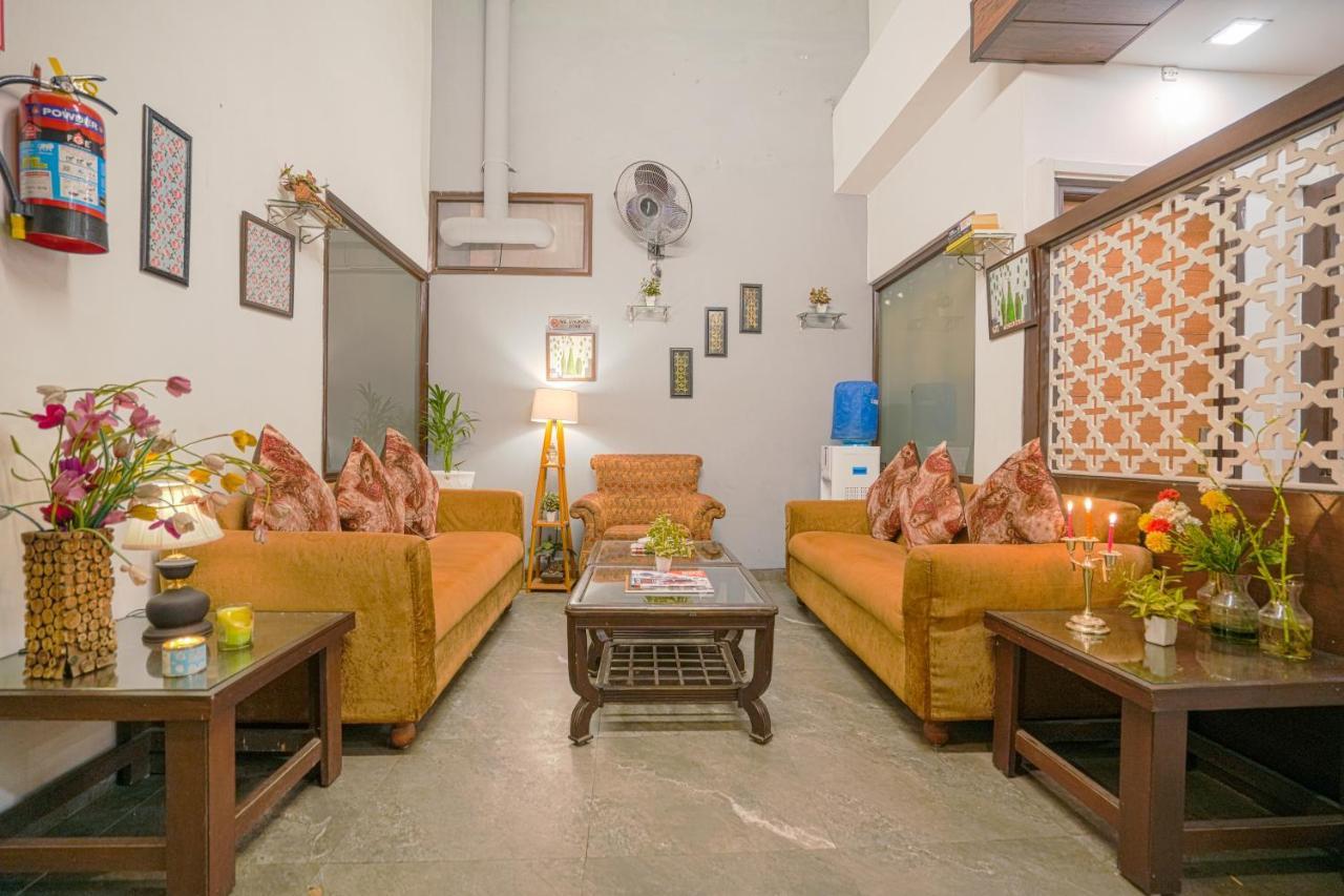 Hotel Seven- Center Of City Chandīgarh Екстериор снимка